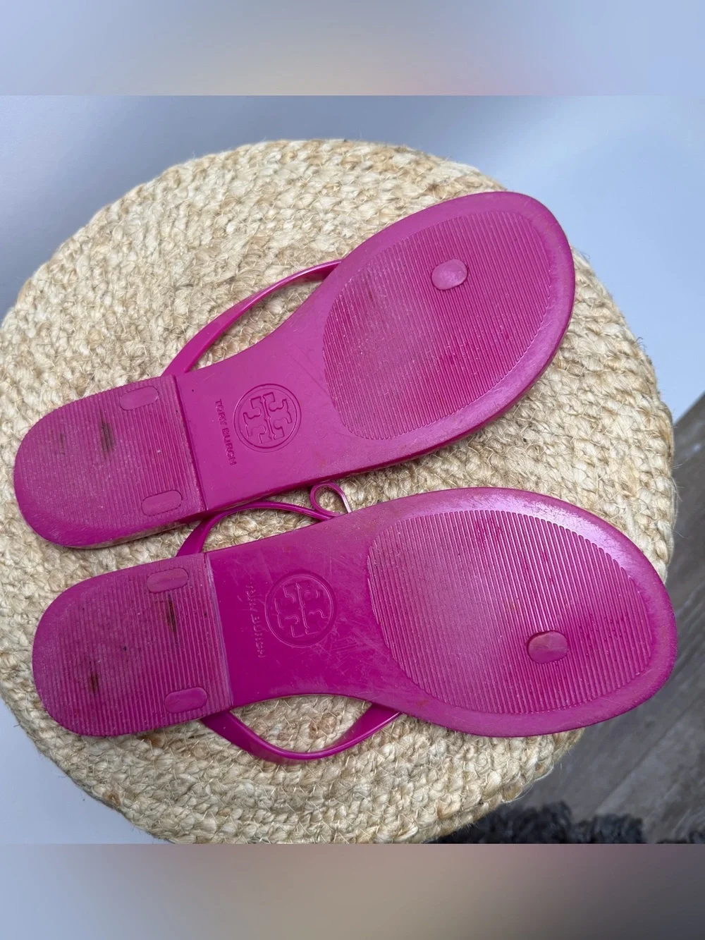 Tory Burch Women’s Bright Fuchsia Bow Jelly Thong Sandals